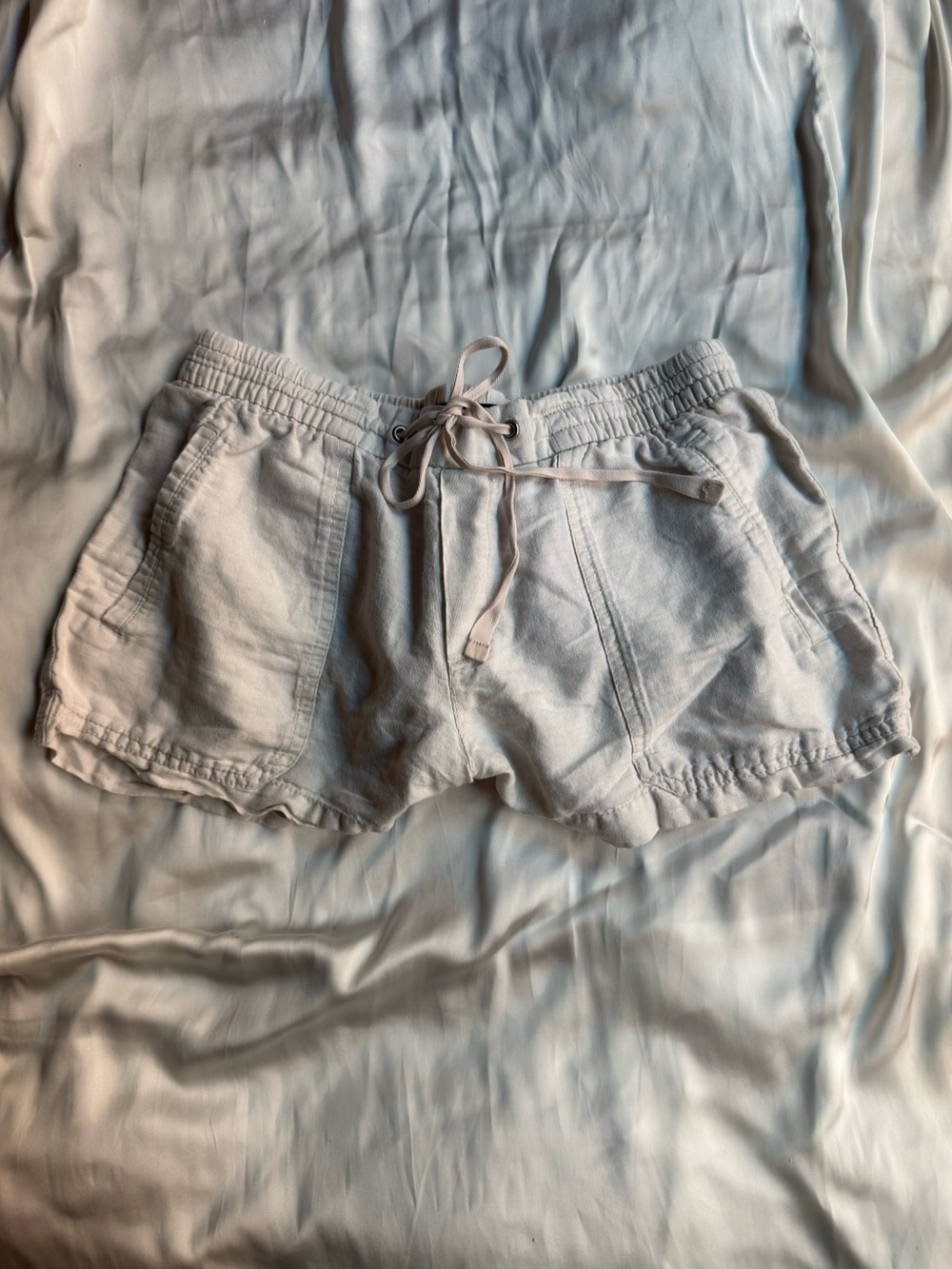 GAP Linen Drawstring Shorts - Picture 2 of 7